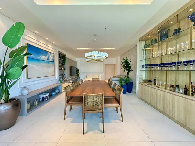Imagem 2: Apartamento com vista Mar 4 Suítes 190m² Privativos R$ 4.500.000,00 em Meia Praia de