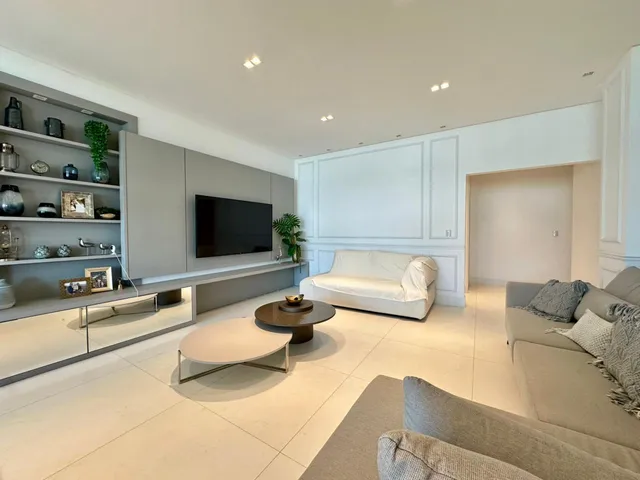 Imagem 3: Apartamento com vista Mar 4 Suítes 190m² Privativos R$ 4.500.000,00 em Meia Praia de