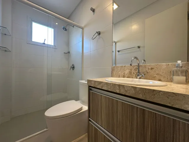 Imagem 4: Apartamento à venda com 3 Suítes 134m² Privativas 4 Vagas de Garagem em Meia Praia de