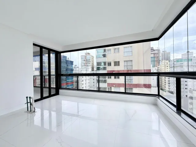 Imagem: Apartamento À Venda com 4 Suítes 206M²