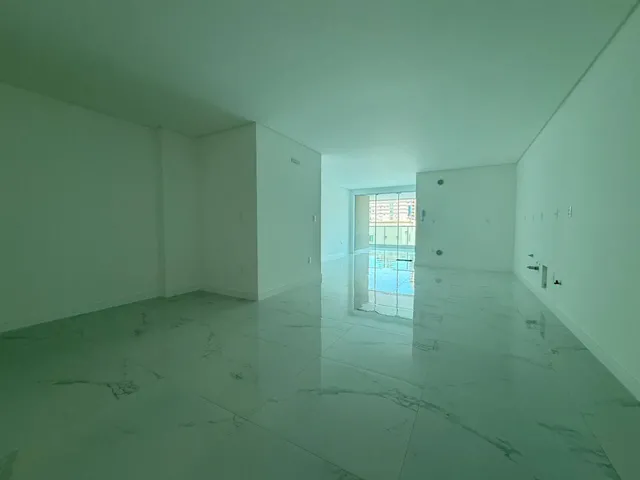 Imagem 2: Apartamento à venda com 3 Suítes 159m² Privativos por R$ 1.540.000,00 em Meia Praia