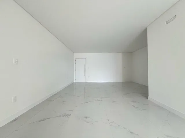 Imagem 3: Apartamento à venda com 3 Suítes 159m² Privativos por R$ 1.540.000,00 em Meia Praia