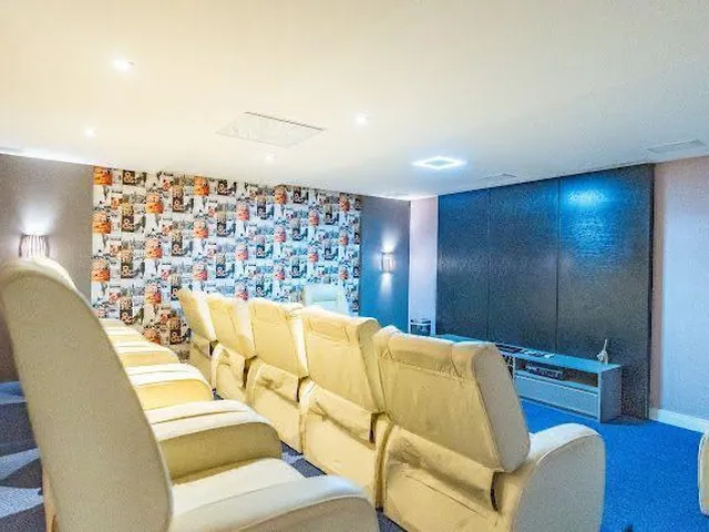 Imagem 2: Apartamento à venda com 3 Suítes 163m² Privativos por R$ 2.500.000,00 em Meia Praia de