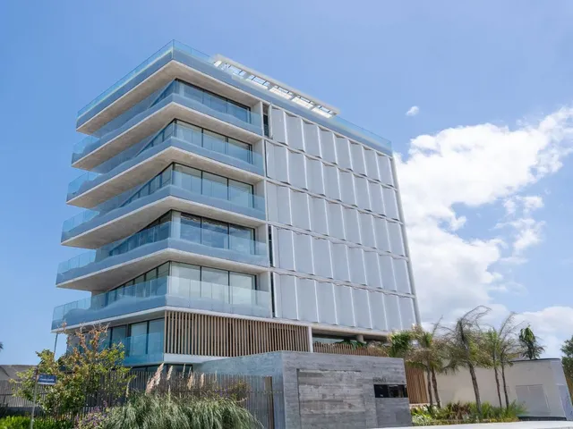 Imagem: Apartamento com Vista para o Mar À Venda