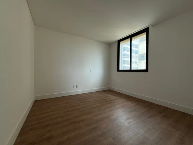 Imagem 13: Apartamento à venda com 143.8m² por R$ 1.800.000,00