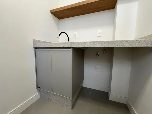 Imagem 10: Apartamento À Venda com 3 Suítes 137M² Privativos por R$ 3.078.929,00 em Meia Praia de Itapema Sc