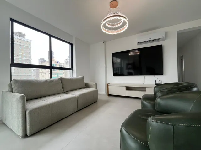 Imagem 2: Apartamento à Venda com 3 Suítes 119.00m² Privativos por R$ 1.850.000,00 em Meia Praia