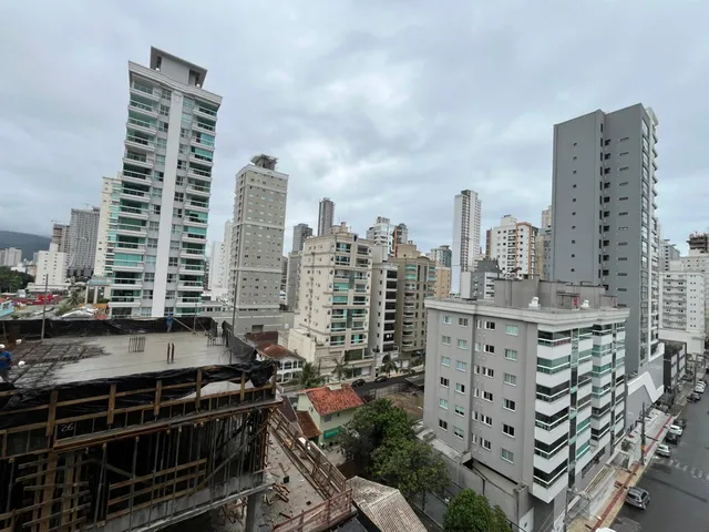 Imagem 5: Apartamento à Venda com 3 Suítes 119.00m² Privativos por R$ 1.850.000,00 em Meia Praia