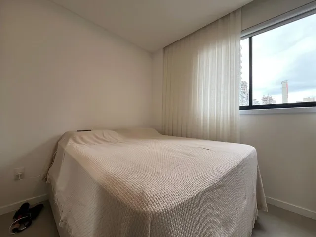Imagem 13: Apartamento à Venda com 3 Suítes 119.00m² Privativos por R$ 1.850.000,00 em Meia Praia