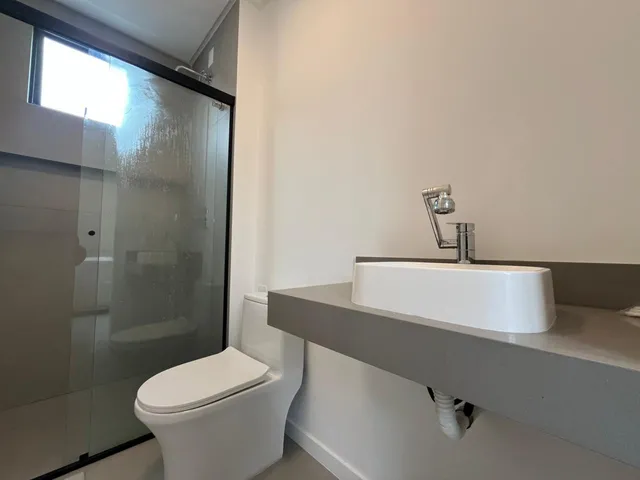 Imagem 14: Apartamento à Venda com 3 Suítes 119.00m² Privativos por R$ 1.850.000,00 em Meia Praia