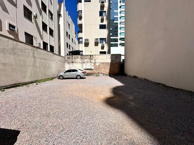 Imagem 4: Terreno à Venda Próximo ao Mar com 252m² Total por R$ 4.706.000,00 em Meia Praia de