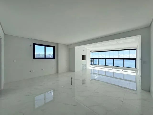 Imagem 2: Apartamento Vista Mar à Venda com 4 Suítes Sendo 1 Máster 208m² por R$ 5.700.000,00