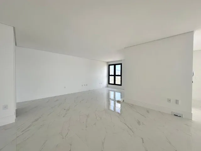Imagem 3: Apartamento Vista Mar à Venda com 4 Suítes Sendo 1 Máster 208m² por R$ 5.700.000,00