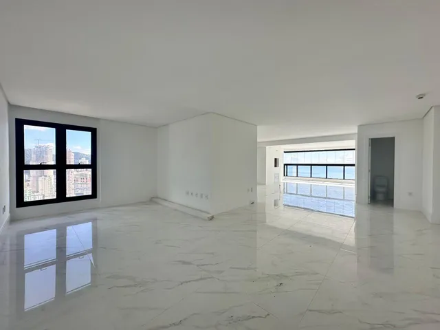 Imagem 5: Apartamento Vista Mar à Venda com 4 Suítes Sendo 1 Máster 208m² por R$ 5.700.000,00