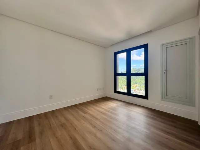 Imagem 10: Apartamento Vista Mar à Venda com 4 Suítes Sendo 1 Máster 208m² por R$ 5.700.000,00