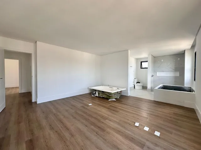 Imagem 14: Apartamento Vista Mar à Venda com 4 Suítes Sendo 1 Máster 208m² por R$ 5.700.000,00