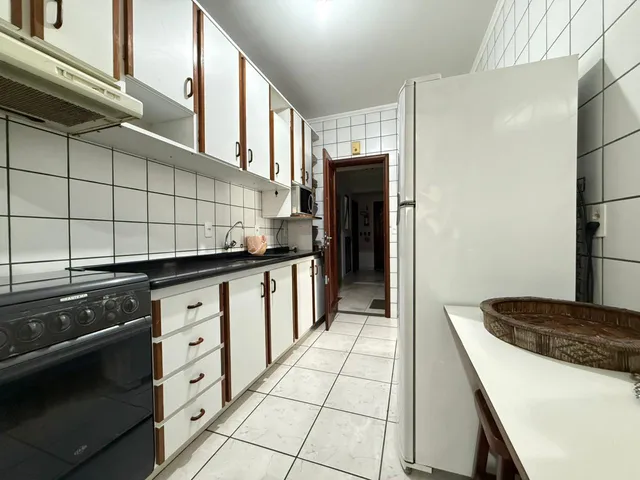 Imagem 9: Apartamento com Vista Mar à venda com 3 Dormitórios Sendo 1 suíte 120m² por R