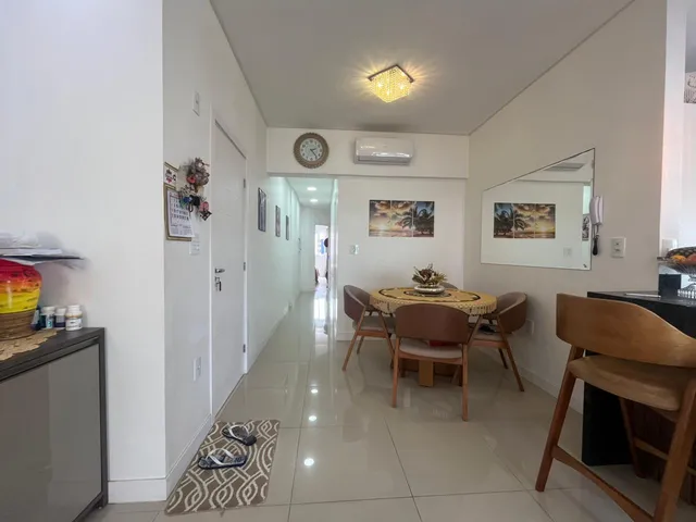 Imagem 2: Apartamento à Venda com 3 Suítes 118m² Privativos por R$ 1.580.000,00 em Meia Praia de