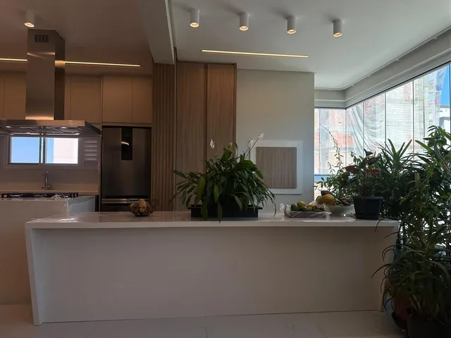 Imagem 2: Apartamento à Venda 3 Suítes com 115m² Privativos por R$ 2.390.000,00 no Centro de