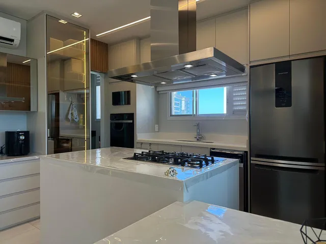 Imagem 3: Apartamento à Venda 3 Suítes com 115m² Privativos por R$ 2.390.000,00 no Centro de