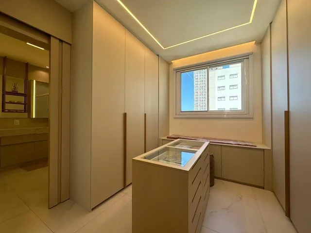 Imagem 13: Apartamento à Venda 3 Suítes com 115m² Privativos por R$ 2.390.000,00 no Centro de
