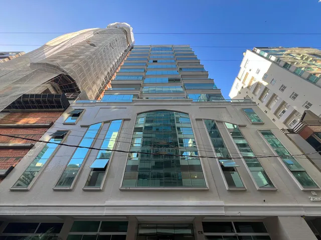 Imagem: O apartamento possui 4 Dormitórios, 4 Suítes, 3