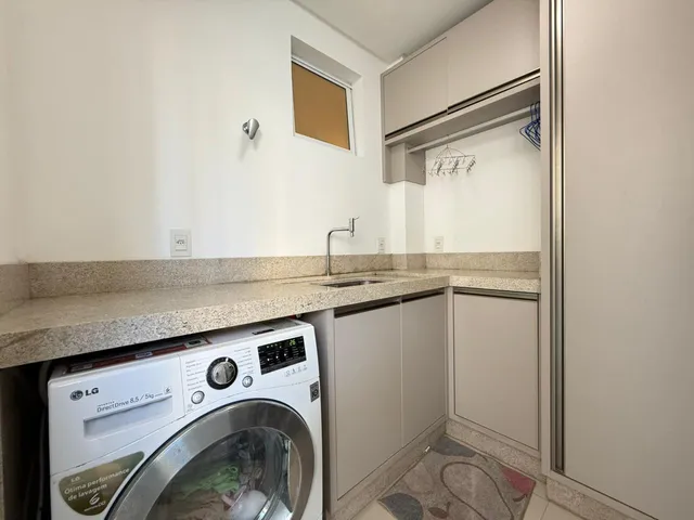 Imagem 8: Apartamento à Venda 4 Suítes Sendo 1 Máster Frente Mar 281m² R$ 8.800.000,00 Meia