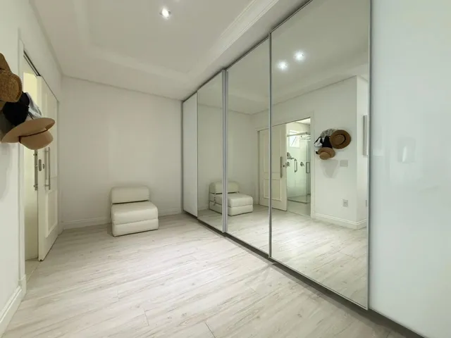 Imagem 13: Apartamento à Venda 4 Suítes Sendo 1 Máster Frente Mar 281m² R$ 8.800.000,00 Meia