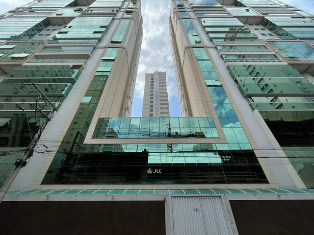 Imagem: O apartamento possui 4 Dormitórios, 4 Suítes, 4