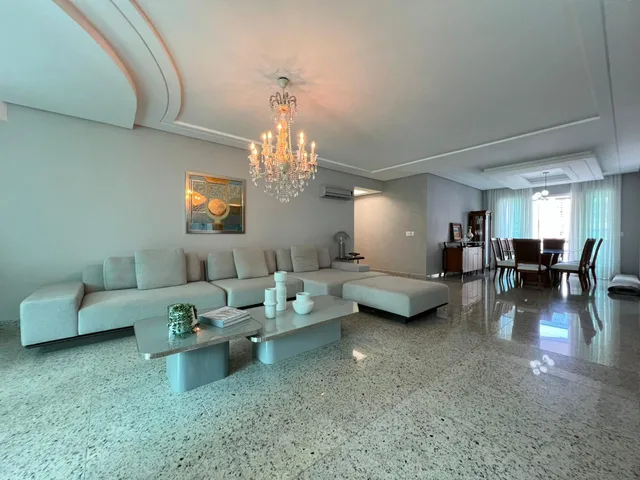 Imagem 2: Apartamento com Vista Mar à venda com 4 Suítes Sendo 2 Máster 350m² Privativos em