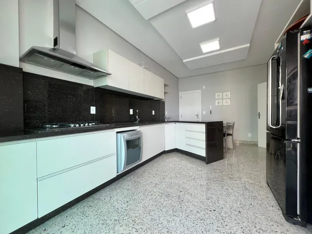 Imagem 13: Apartamento com Vista Mar à venda com 4 Suítes Sendo 2 Máster 350m² Privativos em