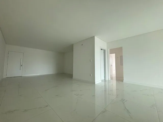 Imagem 3: Apartamento à venda com 3 Suítes 159.48m² Privativos + 3 Vagas por R$ 2.125.000,00