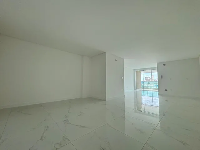 Imagem 2: Apartamento à venda com 3 Suítes 159.48m² Privativos + 3 Vagas por R$ 2.125.000,00