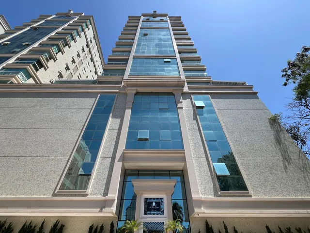 Imagem: O apartamento possui 4 Dormitórios, 4 Suítes, 3