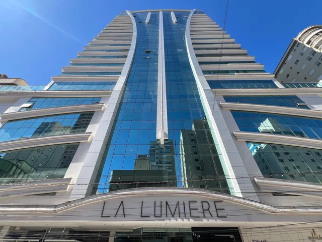 Imagem: O apartamento possui 5 Dormitórios, 5 Suítes, 4