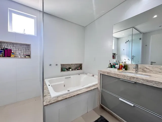 Imagem 14: Apartamento À Venda com 3 Suítes Sendo 1 Máster 148M² Privativos + 3 Vagas Garagem em Meia Praia de Itapema Sc