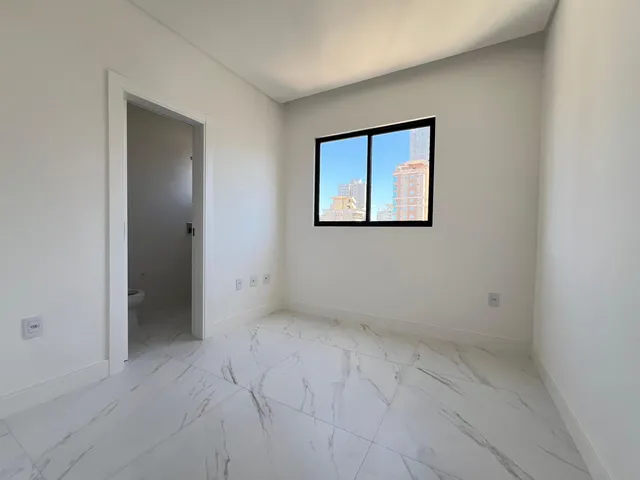 Imagem 11: Apartamento À Venda em com 3 Suítes 129.31 M2 Privativos + 3 Vagas de Garagem Itapema, Meia Praia Sc