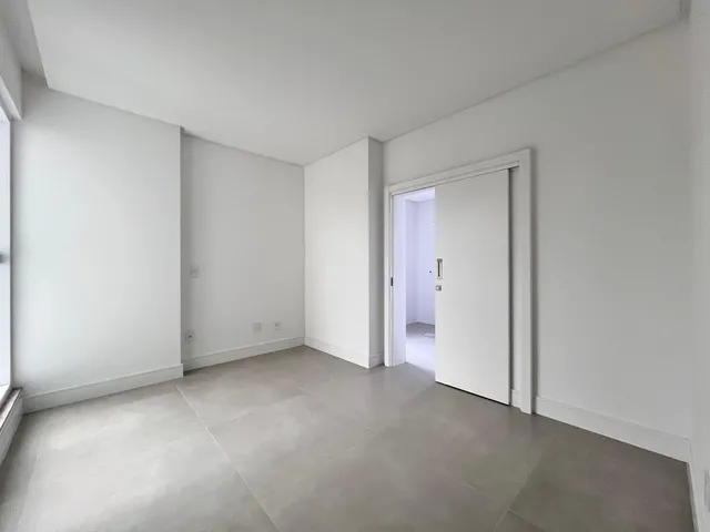 Imagem 15: Apartamento à venda com 175m² por R$ 2.220.000,00