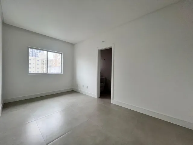Imagem 10: Apartamento à venda com 175m² por R$ 2.220.000,00