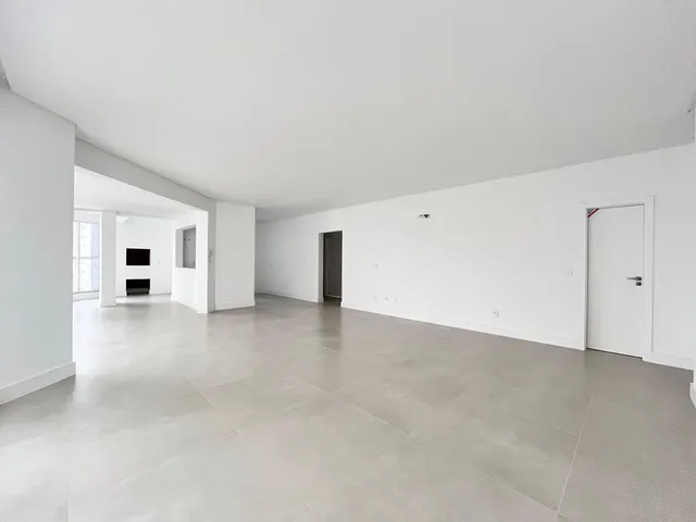 Imagem 3: Apartamento à venda com 175m² por R$ 2.220.000,00