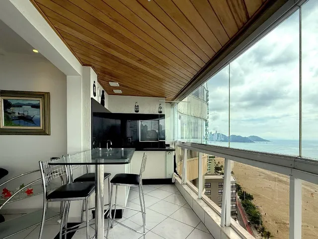 Imagem 2: Apartamento Mobiliado com Vista Mar na Avenida Atlântica - Balneário Camboriú