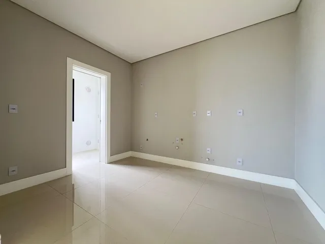 Imagem 13: Apartamento À Venda em Itapema, Castelo Branco, com 4 Quartos, 183.15M²
