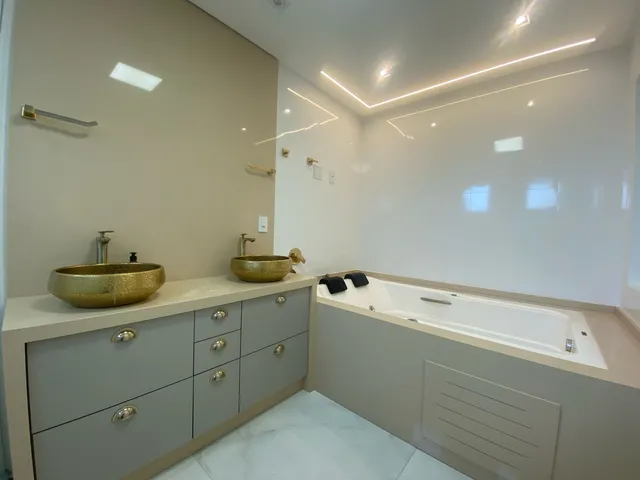 Imagem 15: Apartamento À Venda com 4 Suítes Sendo 1 Máster 182M2 Privativos 3 Vagas de Garagem Meia Praia Itapema Sc