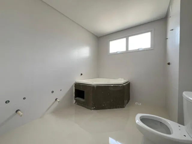 Imagem 15: Apartamento com Vista para o Mar À Venda com 4 Suítes Sendo 1 Máster 179.5M² em Meia Praia de Itapema Sc