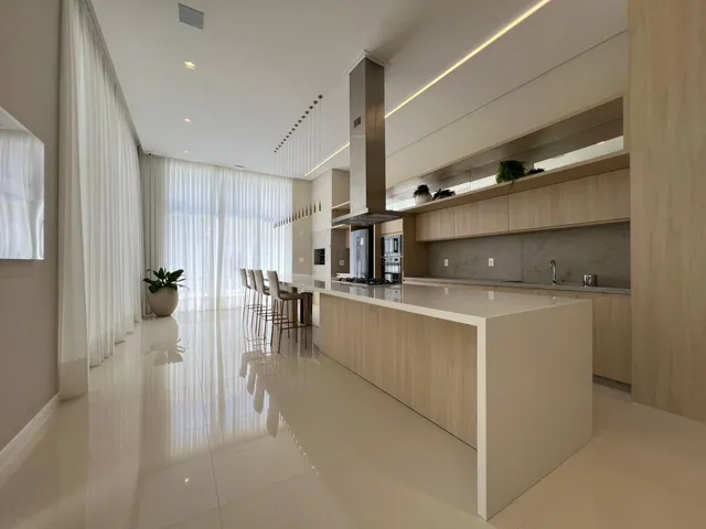 Imagem 14: Apartamento com Vista para o Mar À Venda com 4 Suítes Sendo 1 Máster 179.5M² em Meia Praia de Itapema Sc