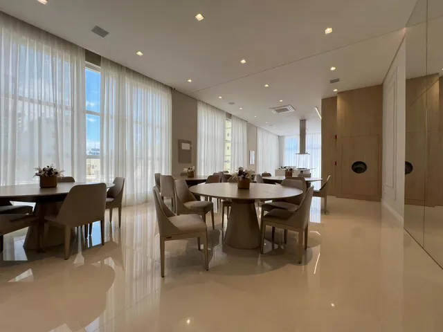 Imagem 13: Apartamento com Vista para o Mar À Venda com 4 Suítes Sendo 1 Máster 179.5M² em Meia Praia de Itapema Sc