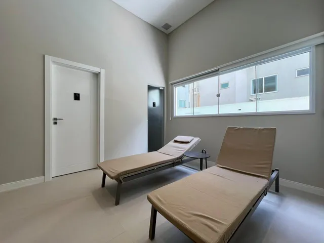 Imagem 6: Apartamento com Vista para o Mar À Venda com 4 Suítes Sendo 1 Máster 179.5M² em Meia Praia de Itapema Sc