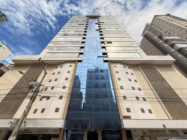 Imagem: O apartamento possui 4 Dormitórios, 4 Suítes, 4