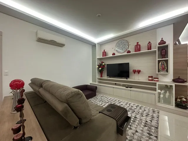 Imagem 3: Apartamento à Venda com 4 Suítes 197.7m² Privativos por R$ 2.850.000,00 Meia Praia de