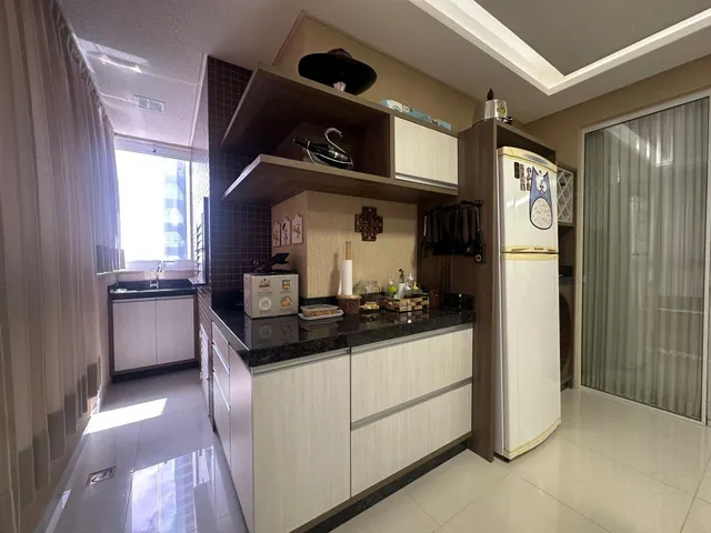 Imagem 4: Apartamento à Venda com 4 Suítes 197.7m² Privativos por R$ 2.850.000,00 Meia Praia de